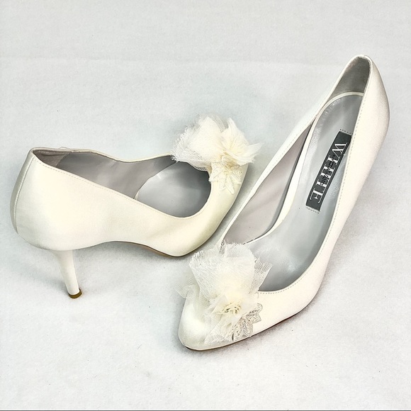 White by Vera Wang Shoes - VERA Wang Bridal Shoes - Size 7.5